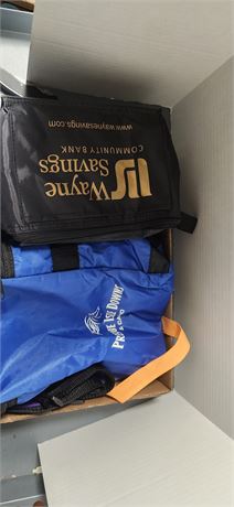 2 insulated bags