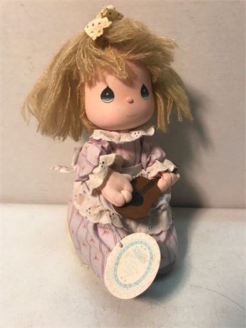 1989 Precious Moments Mandy Musical Doll