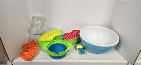 Lot Of Kitchen Items