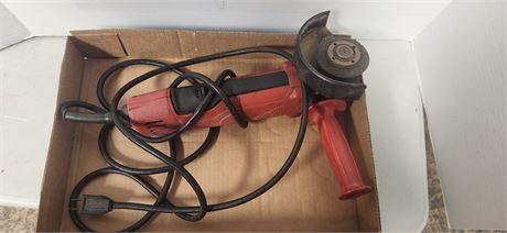 Milwaukee 4 1/2 115 mm Sander Grinder