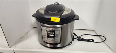 Instant Pot IP-LUX