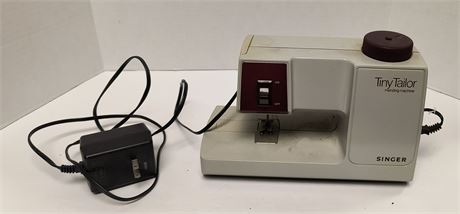 Tiny Tailor Singer Mending Machine
