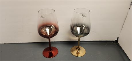 2 Wine Glasses