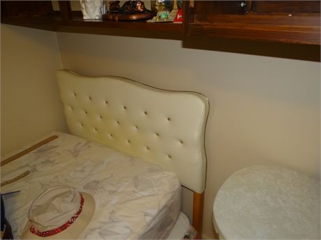 2 Twin Beds