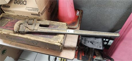 Extra Large Pipe Wrench
