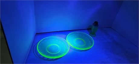 Vintage Uranium Glass Plates & Shaker