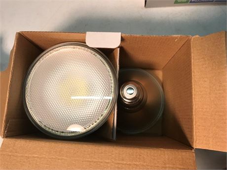 2 GE 90W Floodlight Bulbs