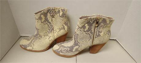 Vince Camuto Ankle Boots. Size 7 1/2