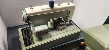 Vintage Sears Kenmore Sewing Machine & Carry Case