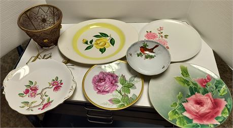 Lot of flowered plates