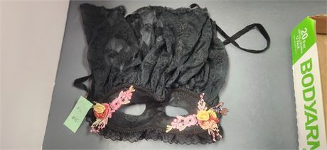 Vintage Mardi Gras  Mask. Broken And Will Need Repaired