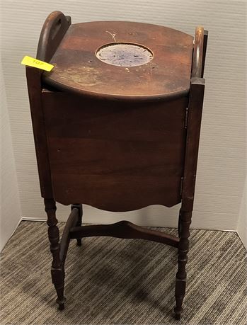 Vintage Smokers Stand
