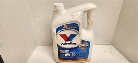 5 QT. Valvoline Premium Conventional SAE 5W-30 Motor Oil. New And Unopened