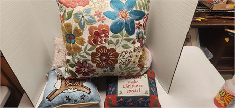 Decorative Christmas Pillows