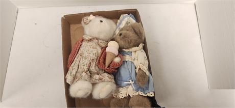 2 Vintage Boyd Bears