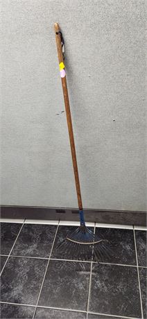 Vintage Rack With Wood Handle And Metal Fingers
