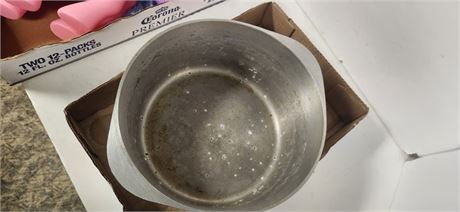 Vintage Club Cast Aluminum Hammered Dutch Oven