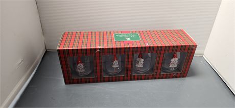 Winterberrie Lane Gnome Drink Glasses