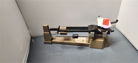 Ohaus Triple Beam Balance Model 700 Scale. 2610 Gram Capacity.