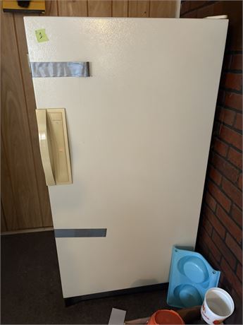 Kenmore Refrigerator (may be difficult to move)