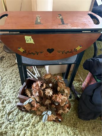 Drop Leaf Decorative Tabe