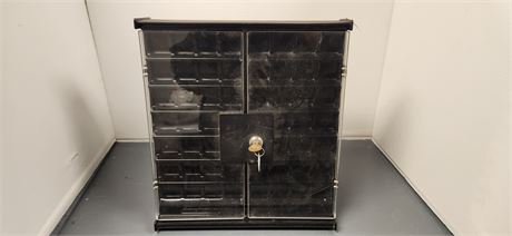 Locking Small Display Case