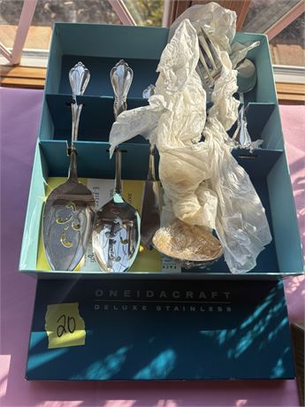 Oneidacraft Deluxe Stainless Flatware