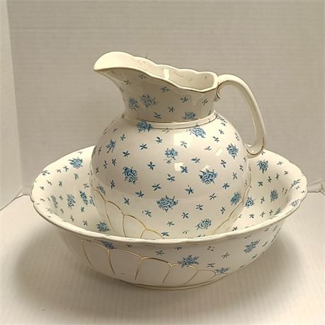 Colectible Pitcher & Bowl