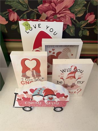 Valentine's Gnome Decor