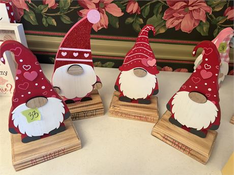 Valentine's Gnome Decor