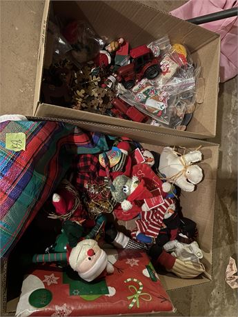 Christmas Decor Box Lots, Tree Skirt