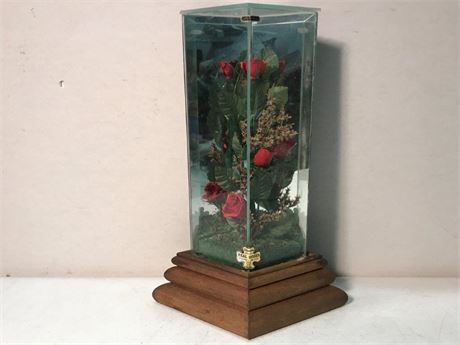 Vintage Chesterseal Lifesake Real Roses Music Box