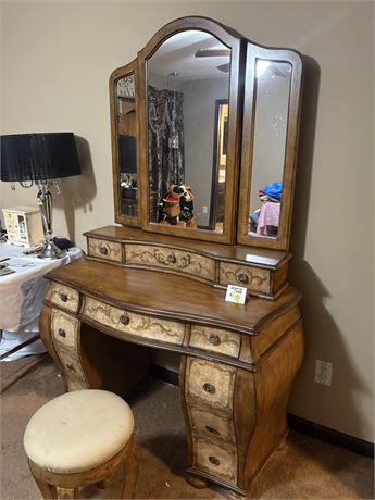 Closet Lot