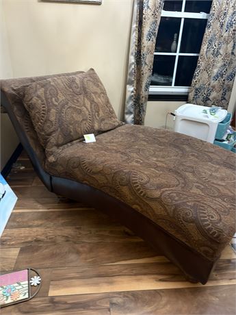 Chaise Lounge