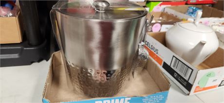 Ice Bucket With Scoop