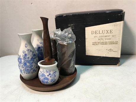 Vintage Deluxe 6PC. Condiment Set