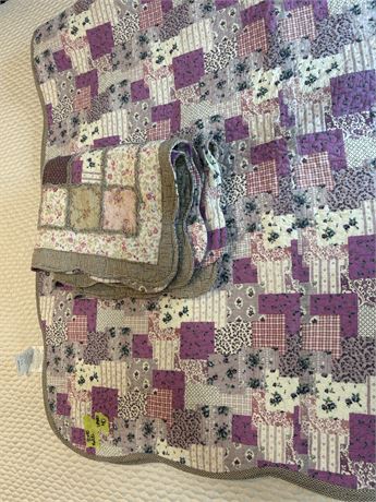 Full/Queen Quilt and Pillow Shams