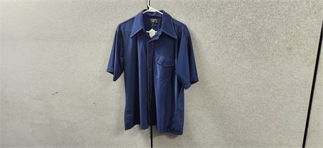 Vintage JCPenny Tapered Men's Short Sleeve Button Down Shirt. Size L