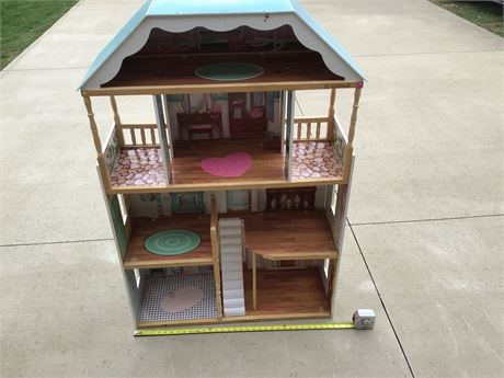 Large Doll House