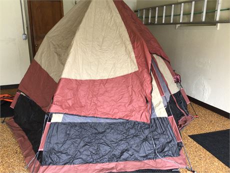 Camping Tent - 4-5 Person