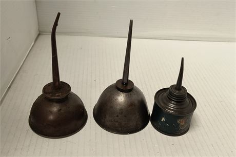 3 Maytag & Pittsburgh & Misc. Vintage Oil Cans