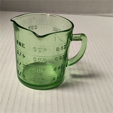 Vintage Hazel Atlas Uranium Glass Measuring Cup
