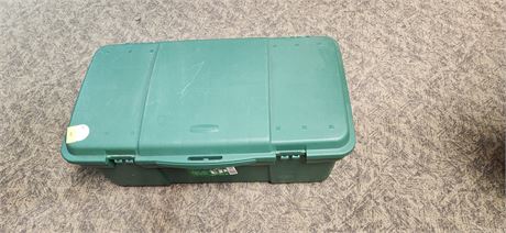Large Rubbermaid Tote With Lid
