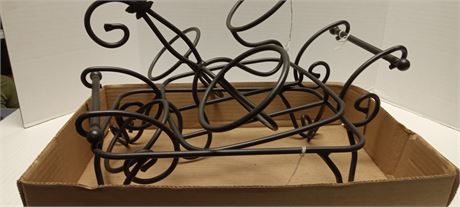 Metal candle holder