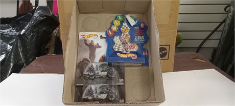 2 Hot Wheel Avenger Motorcycles & Hot Wheel Twister Puzzle