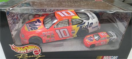 Hot Wheels Racing Nascar Collectible Diecast Car