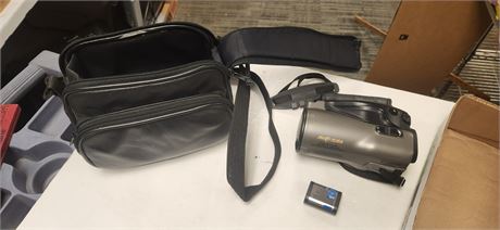 Canon Photura Zoom Lens Camera & Carry Case