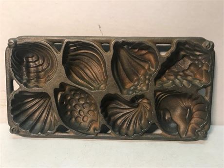 1989 John Wright Cast Iron Baking Pan