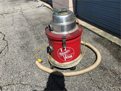 1960s? Milwaukee 8931 Vacuum Cleaner
