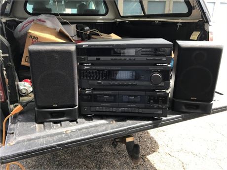 Zenith MS100 AM/FM Stereo Synthesized Tuner w/Speakers